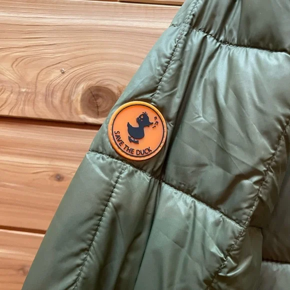 NWT “SAVE THE DUCK” MEN'S BOB FAUX FUR LINED PUFFER JACKET IN DUSTY OLIVE